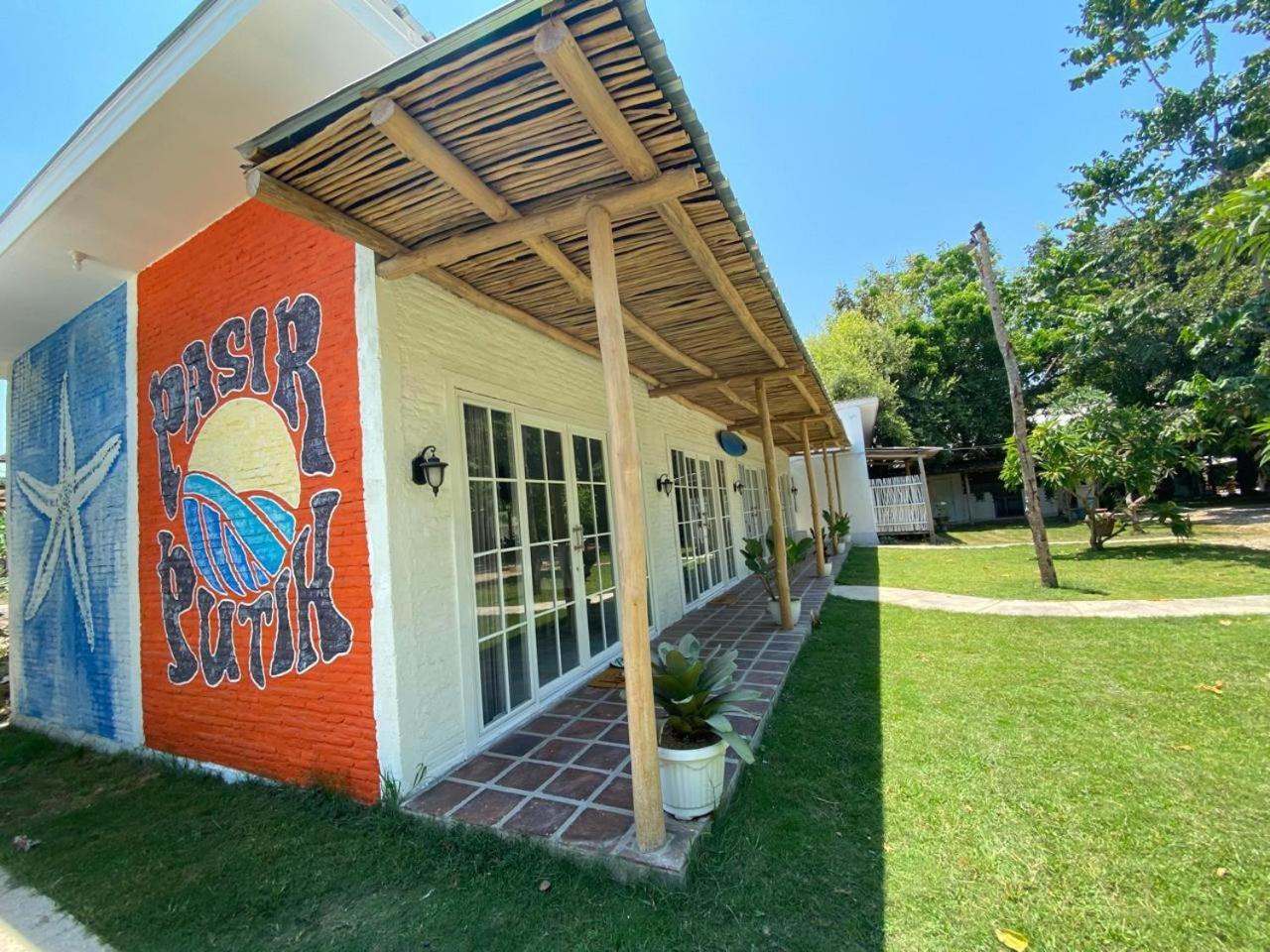 Pasir Putih Resort & Resto Maluk Екстер'єр фото