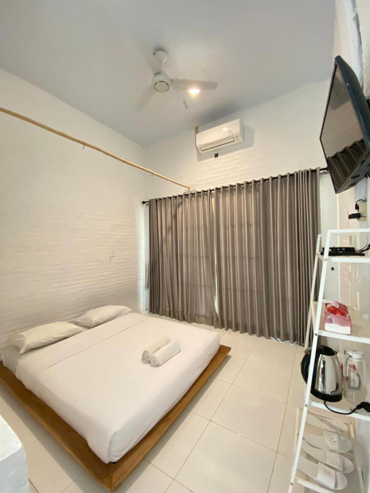 Pasir Putih Resort & Resto Maluk Екстер'єр фото